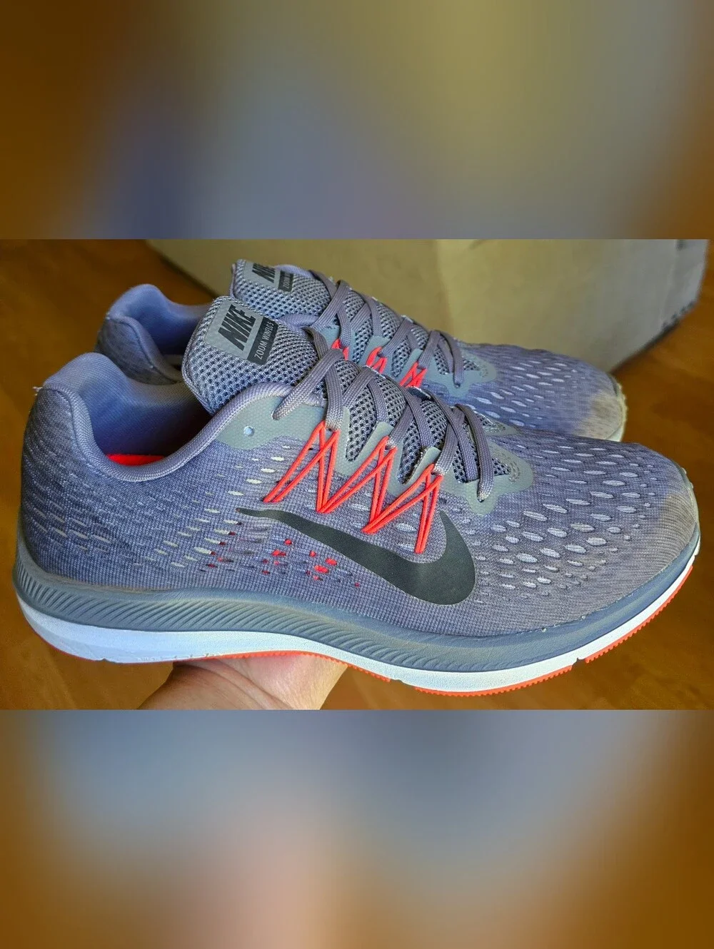 Sz 8.5 Men's NIKE AIR ZOOM WINFLO 5 Gray/Coral Red Running Shoes